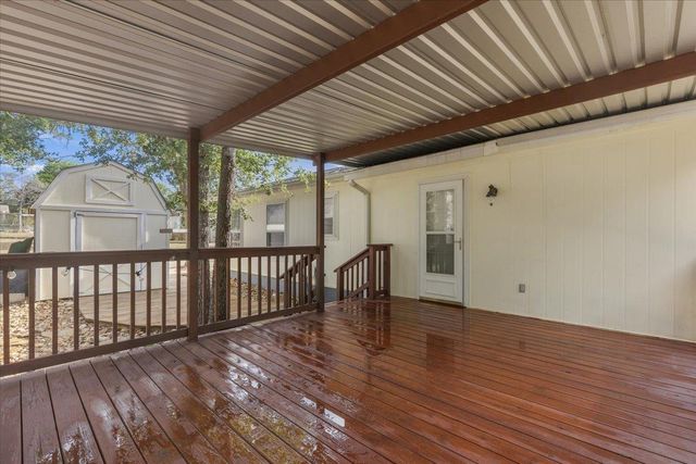 134 Tejas ST, Smithville, TX 78957