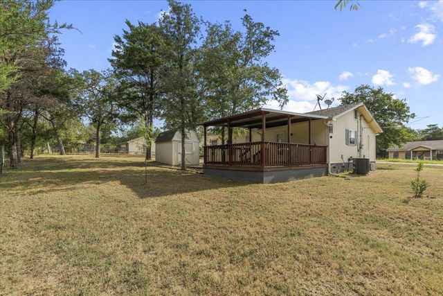 134 Tejas ST, Smithville, TX 78957