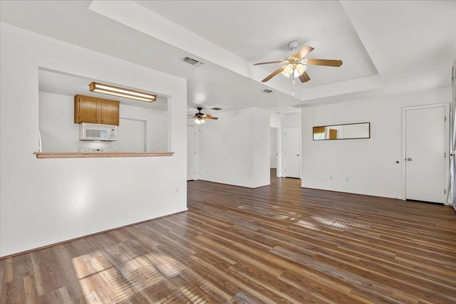 134 Tejas ST, Smithville, TX 78957