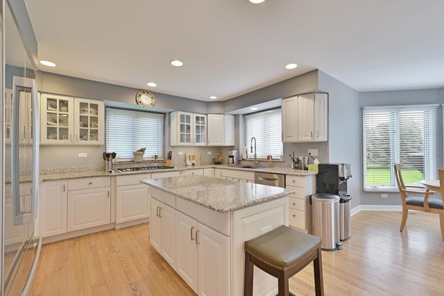 3430 Sandstone Court, Lake In The Hills, IL 60156