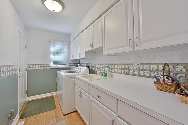 3430 Sandstone Court, Lake In The Hills, IL 60156