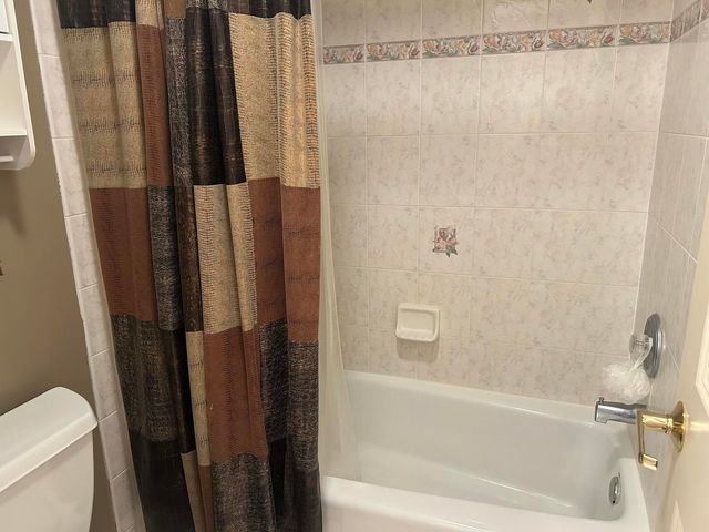3430 Sandstone Court, Lake In The Hills, IL 60156