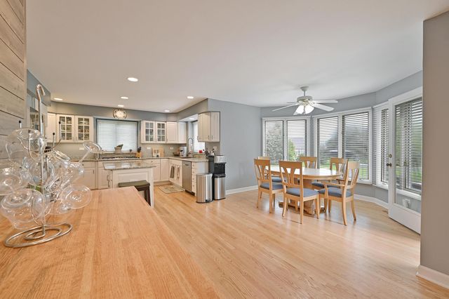 3430 Sandstone Court, Lake In The Hills, IL 60156