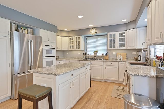 3430 Sandstone Court, Lake In The Hills, IL 60156