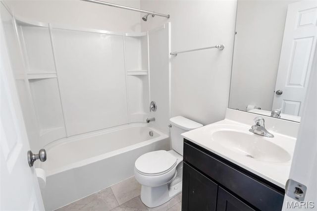 2751 Winding Valley Drive, Fenton, MO 63026