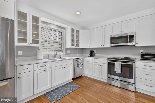 7612 WINTERBERRY PL, Bethesda, MD 20817