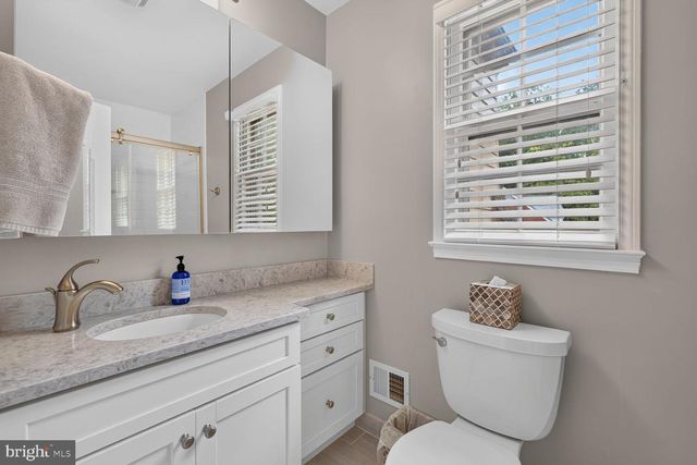 7612 WINTERBERRY PL, Bethesda, MD 20817
