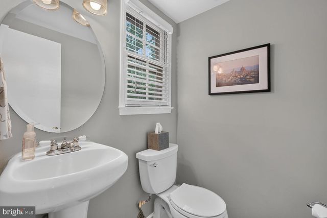 7612 WINTERBERRY PL, Bethesda, MD 20817