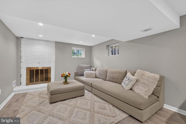 7612 WINTERBERRY PL, Bethesda, MD 20817