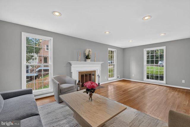 7612 WINTERBERRY PL, Bethesda, MD 20817