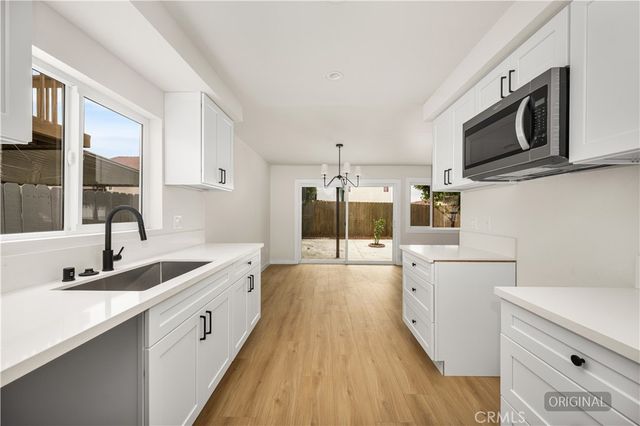 730 Grape Circle, Compton, CA 90220