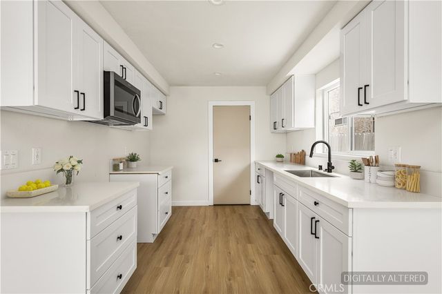 730 Grape Circle, Compton, CA 90220