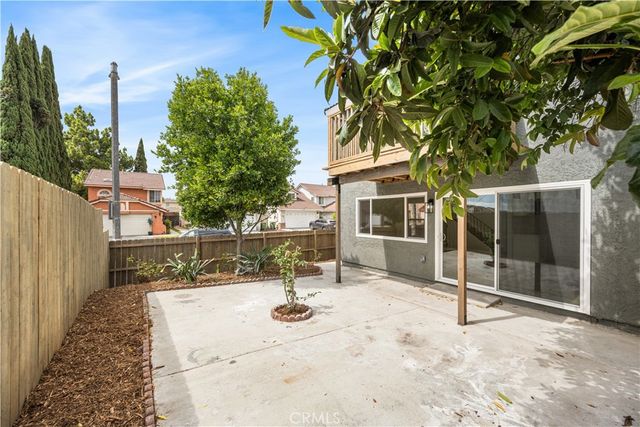 730 Grape Circle, Compton, CA 90220