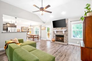 1804 Rains Rd, Clarksville, TN 37042