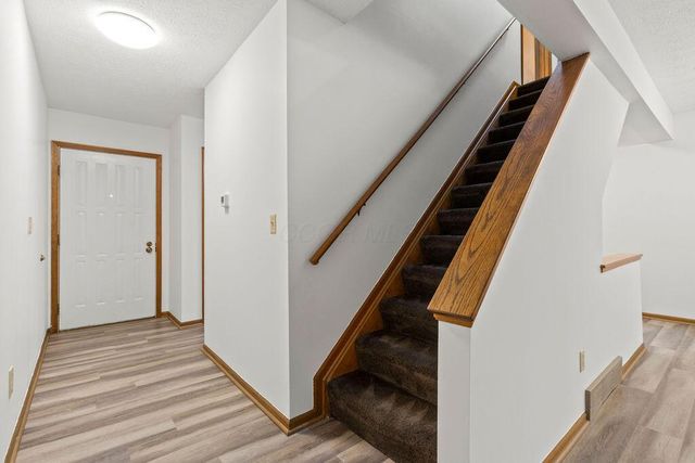 8393 Cliffthorne Way, Columbus, OH 43235