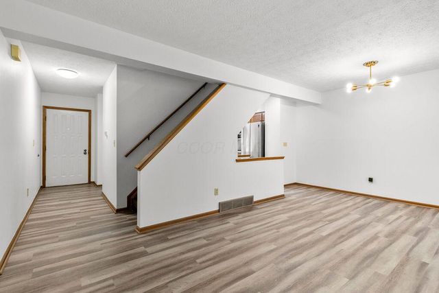 8393 Cliffthorne Way, Columbus, OH 43235