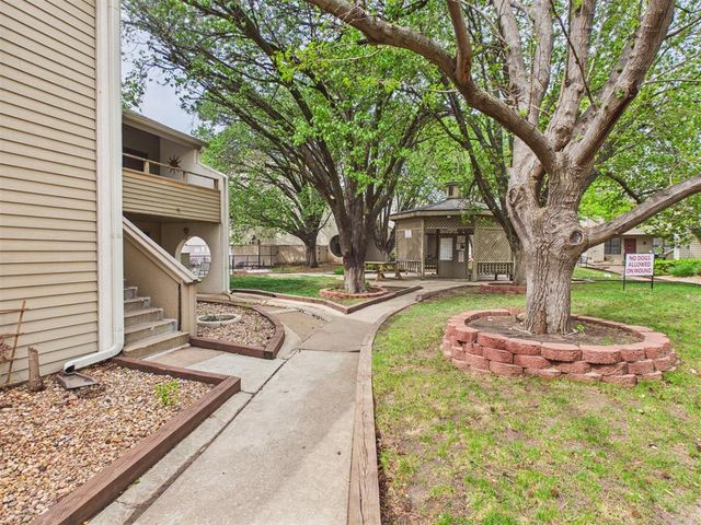 11130 Stratford Drive 325, Oklahoma City, OK 73120