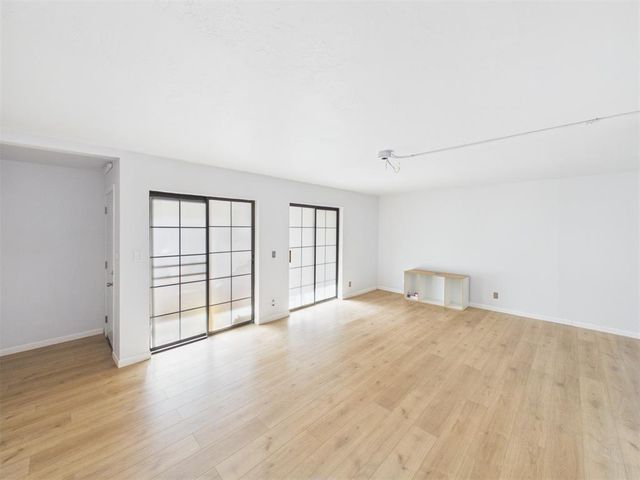 11130 Stratford Drive 325, Oklahoma City, OK 73120