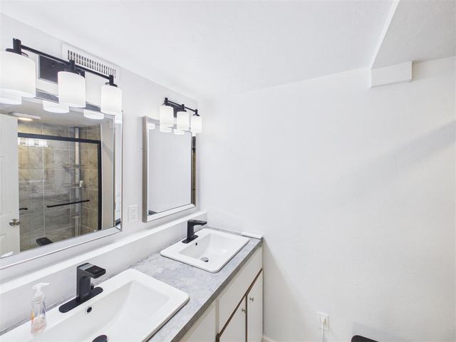 11130 Stratford Drive 325, Oklahoma City, OK 73120