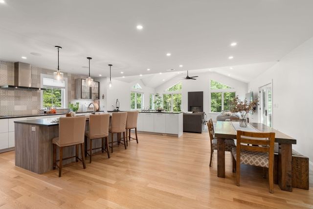 54 Meadowbrook Road, Westwood, MA 02090