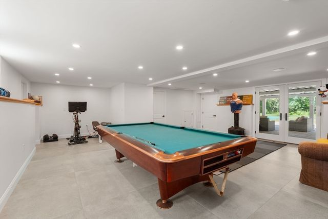 54 Meadowbrook Road, Westwood, MA 02090