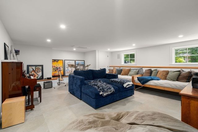 54 Meadowbrook Road, Westwood, MA 02090