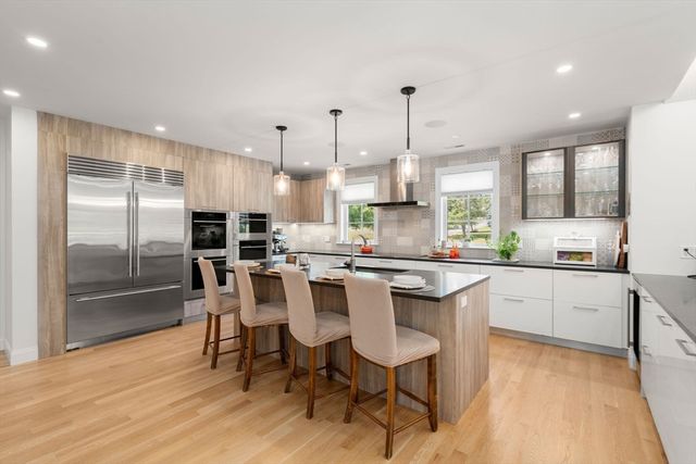 54 Meadowbrook Road, Westwood, MA 02090