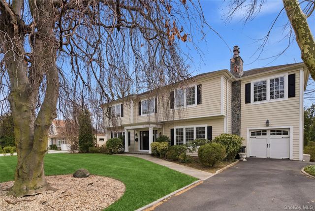 32 Highfield Lane, East Hills, NY 11577
