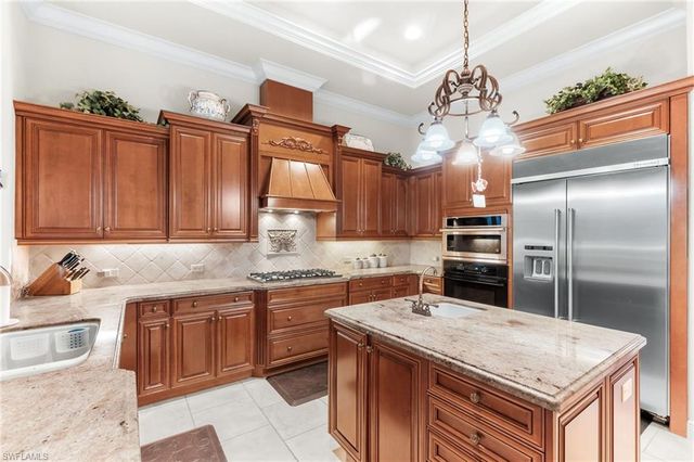 7615 Palmer CT, Naples, FL 34113