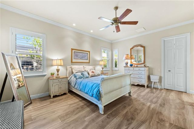 7615 Palmer CT, Naples, FL 34113