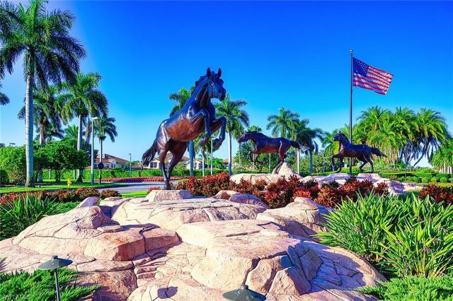 7615 Palmer CT, Naples, FL 34113