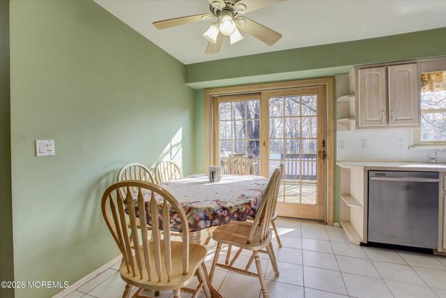 18 Warne Road, Matawan, NJ 07747