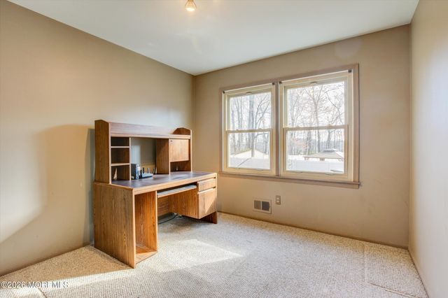 18 Warne Road, Matawan, NJ 07747