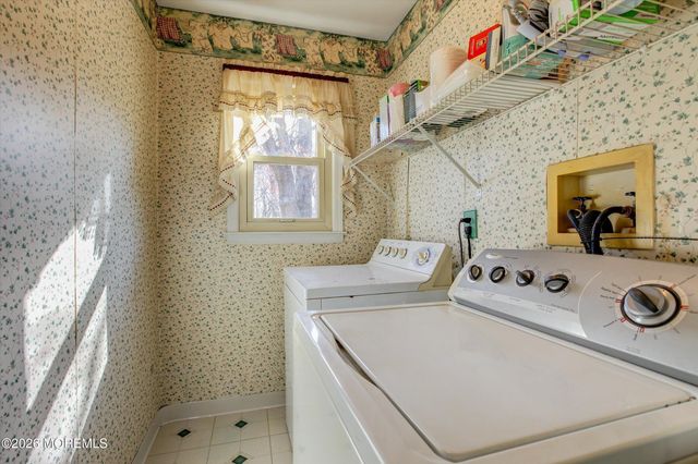 18 Warne Road, Matawan, NJ 07747