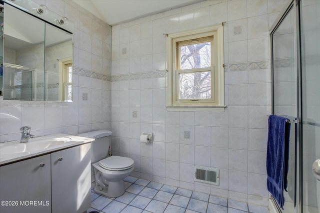 18 Warne Road, Matawan, NJ 07747