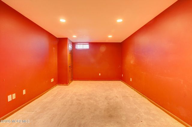 18 Warne Road, Matawan, NJ 07747