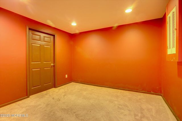 18 Warne Road, Matawan, NJ 07747