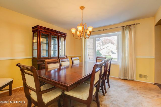 18 Warne Road, Matawan, NJ 07747