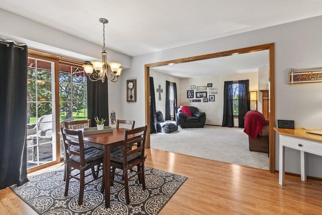 20740 Brook Park DRIVE, Brookfield, WI 53045