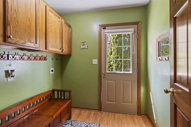 20740 Brook Park DRIVE, Brookfield, WI 53045