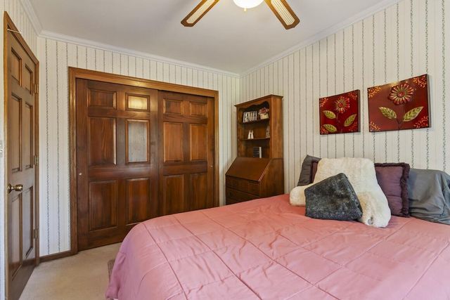 20740 Brook Park DRIVE, Brookfield, WI 53045