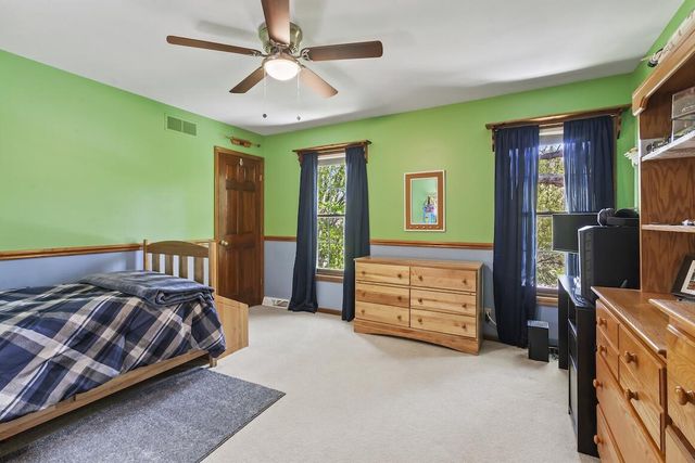 20740 Brook Park DRIVE, Brookfield, WI 53045