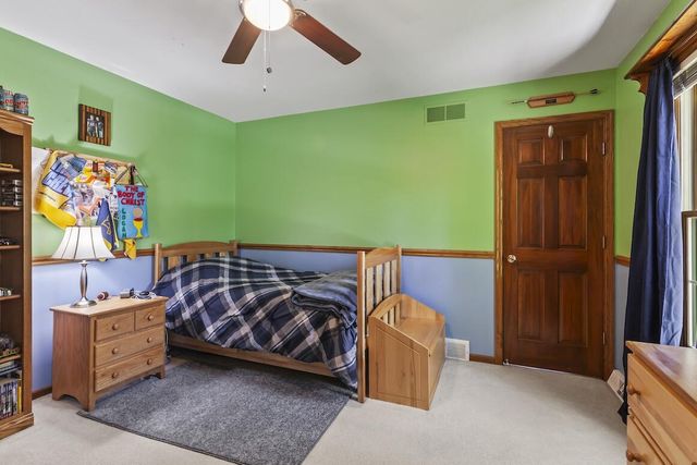 20740 Brook Park DRIVE, Brookfield, WI 53045