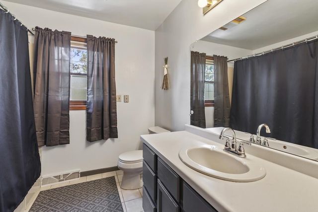 20740 Brook Park DRIVE, Brookfield, WI 53045