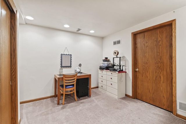 20740 Brook Park DRIVE, Brookfield, WI 53045
