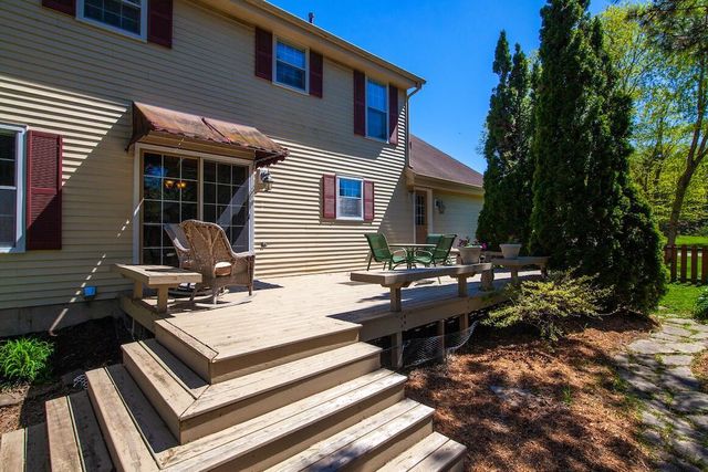 20740 Brook Park DRIVE, Brookfield, WI 53045