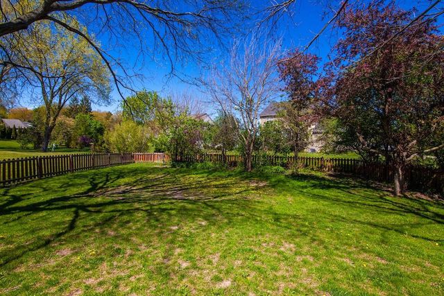 20740 Brook Park DRIVE, Brookfield, WI 53045