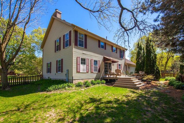 20740 Brook Park DRIVE, Brookfield, WI 53045
