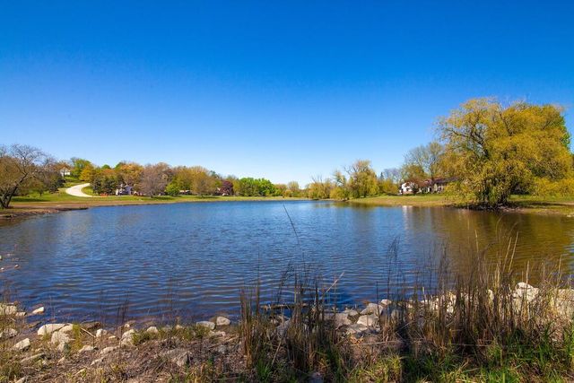 20740 Brook Park DRIVE, Brookfield, WI 53045