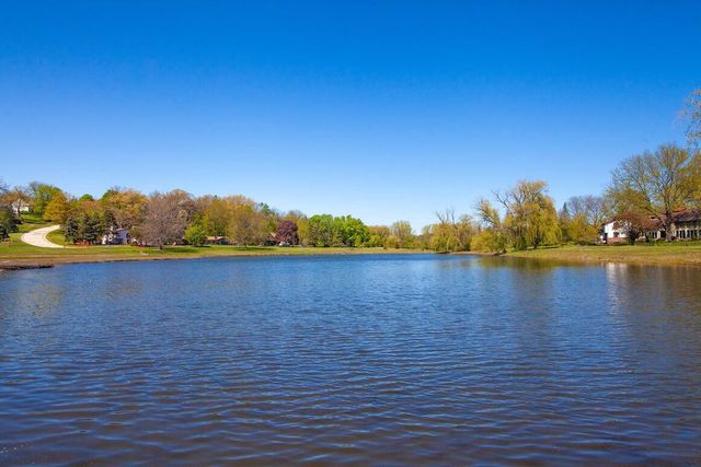 20740 Brook Park DRIVE, Brookfield, WI 53045